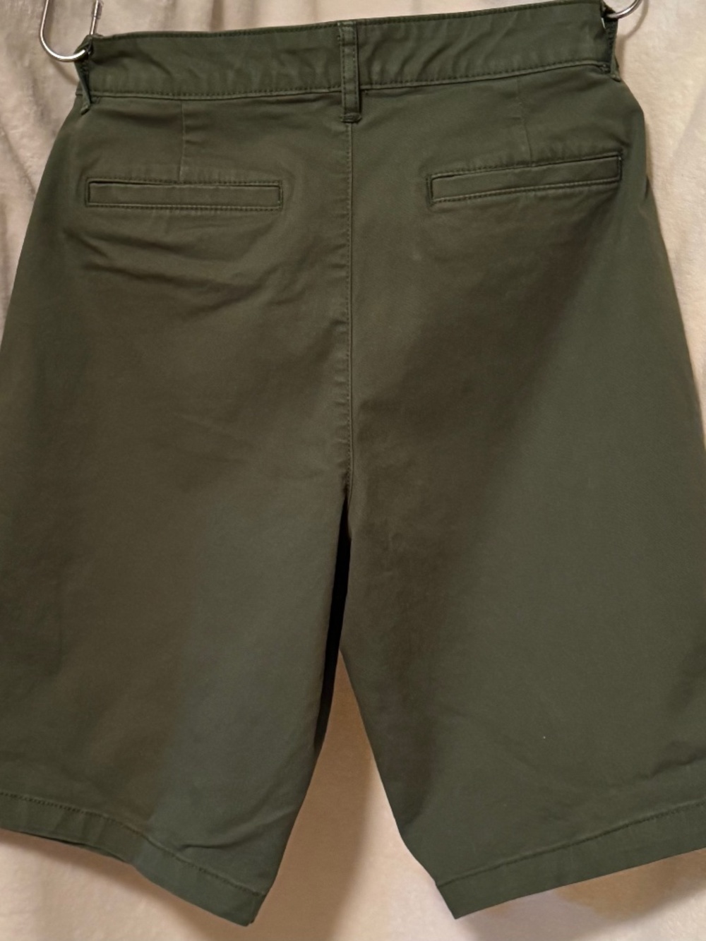 Amazon Essentials Olive Green Bermuda Shorts Women’s Size 14